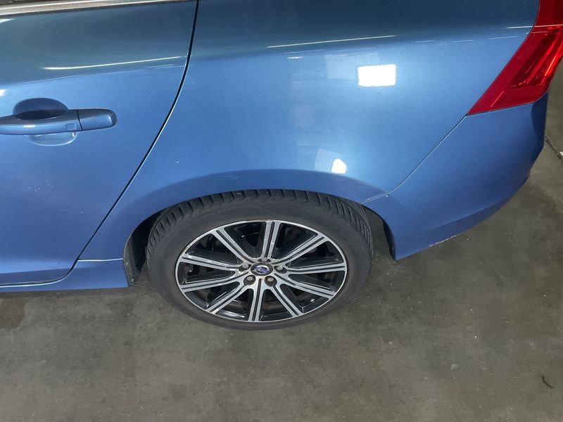 Volvo V60 2.4 D6 Plug-in Hybrid Summum AWD 2014 – снимка 22