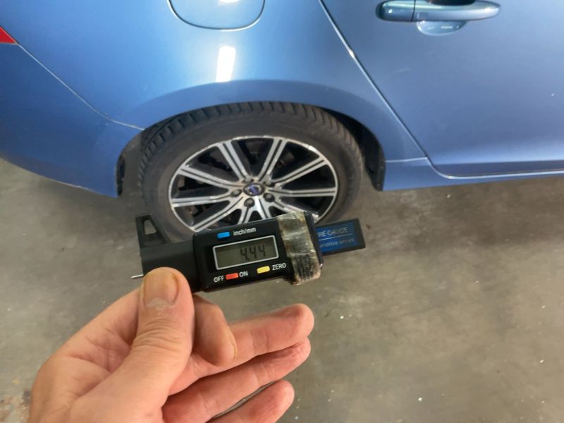 Volvo V60 2.4 D6 Plug-in Hybrid Summum AWD 2014 – снимка 9