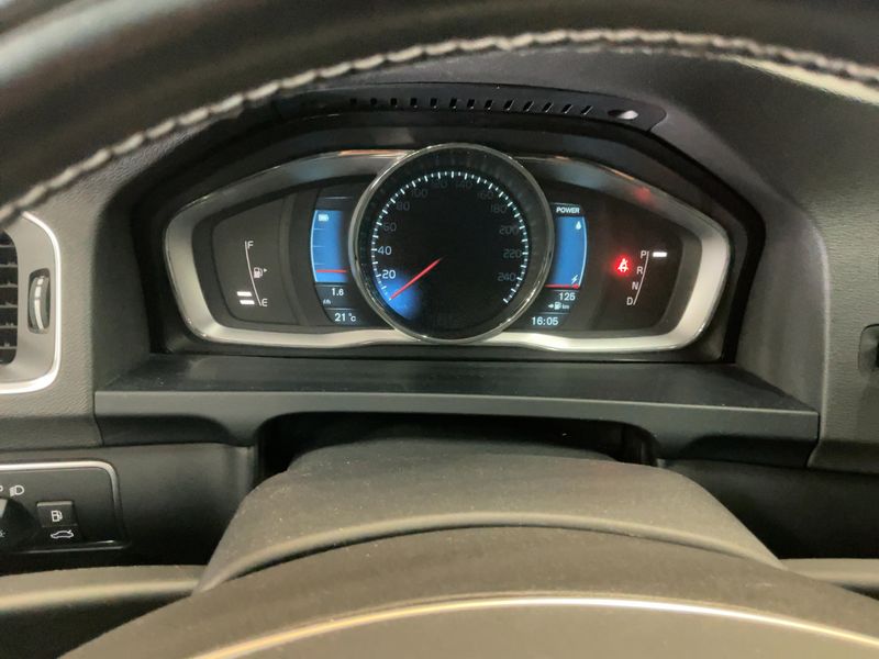 Volvo V60 2.4 D6 Plug-in Hybrid Summum AWD 2014 – снимка 19