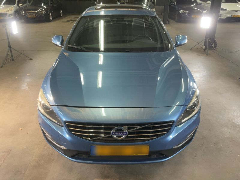 Volvo V60 2.4 D6 Plug-in Hybrid Summum AWD 2014 – снимка 14