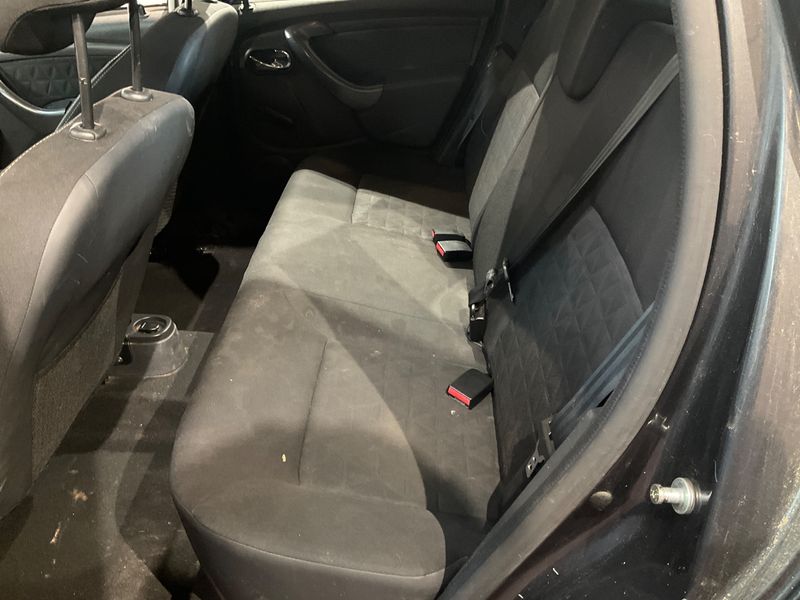 Dacia Duster 1.2 TCe Laureate 4x2 2015 – снимка 33