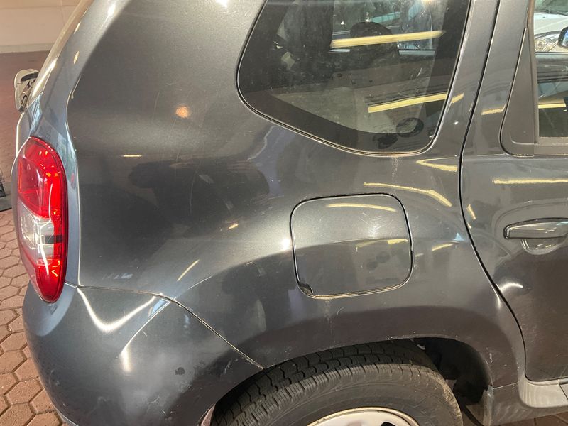 Dacia Duster 1.2 TCe Laureate 4x2 2015 – снимка 21