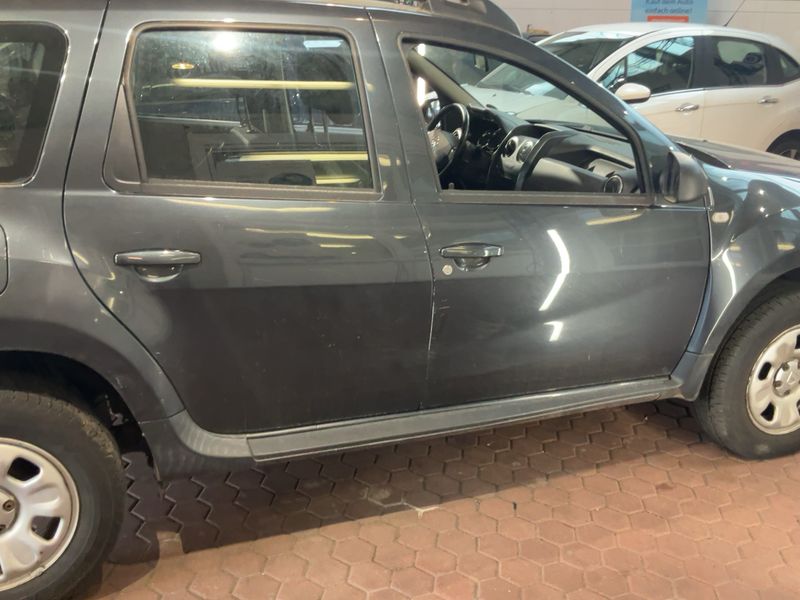 Dacia Duster 1.2 TCe Laureate 4x2 2015 – снимка 10