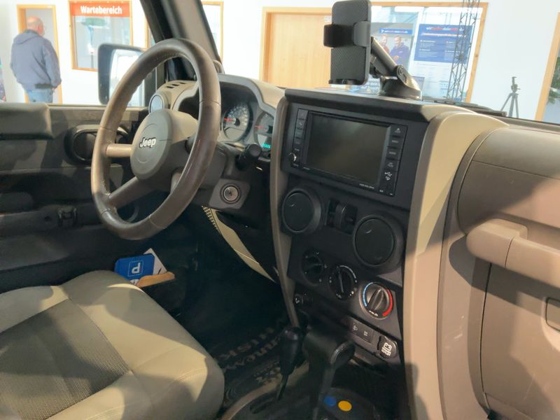 Jeep Wrangler Unlimited 3.8 V6 Sport 2008 – снимка 17