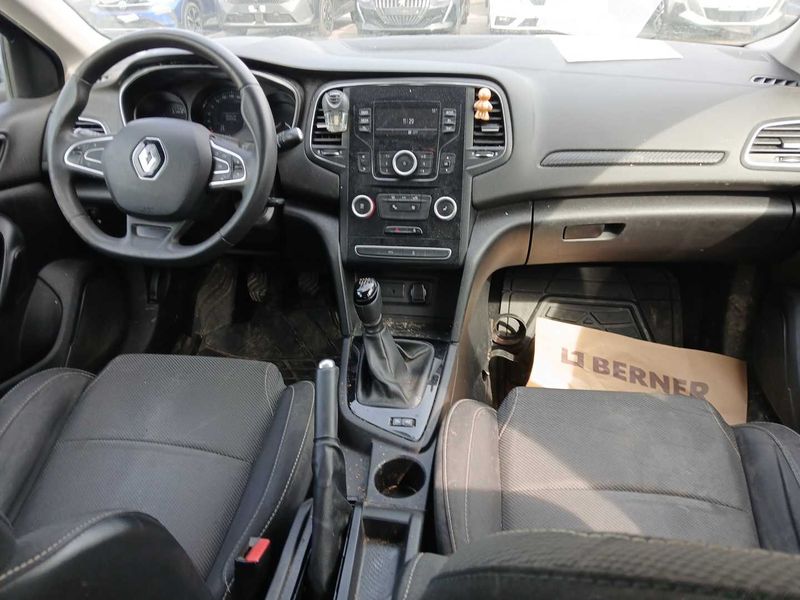 Renault Megane 1.3 TCe Life 2019 – снимка 11