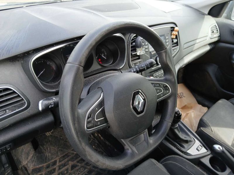 Renault Megane 1.3 TCe Life 2019 – снимка 23