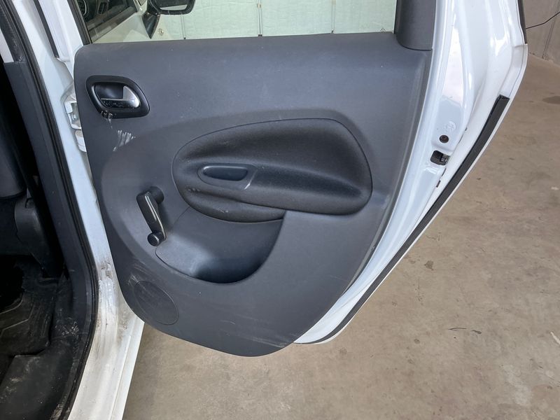 Citroen C3 Picasso 1.6 HDi Flash 2016 – снимка 41