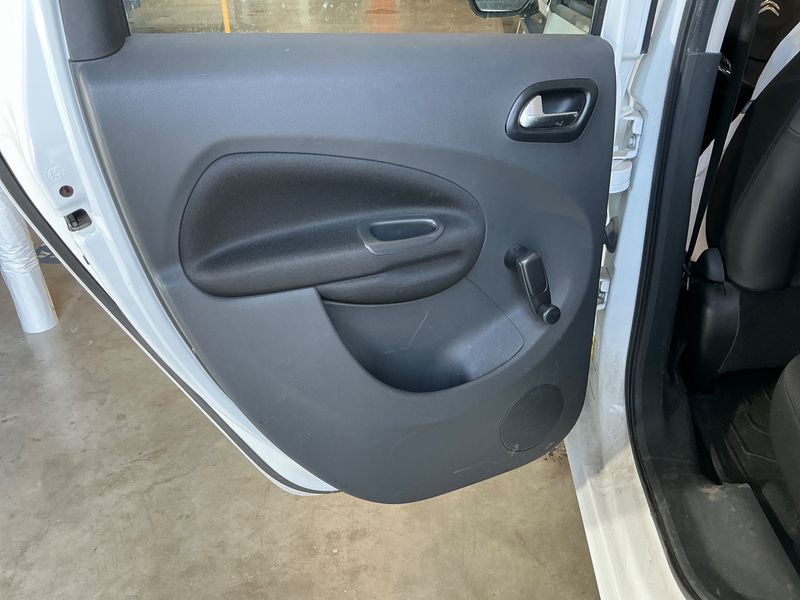 Citroen C3 Picasso 1.6 HDi Flash 2016 – снимка 31