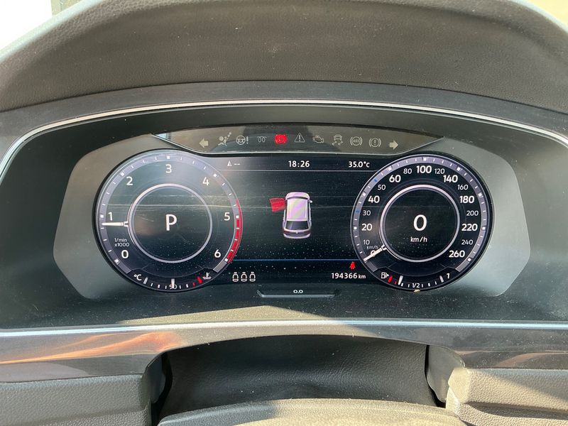 Volkswagen Tiguan 2.0 TDI Carat Edition 4Motion BlueMotion Tech 2016 – снимка 18