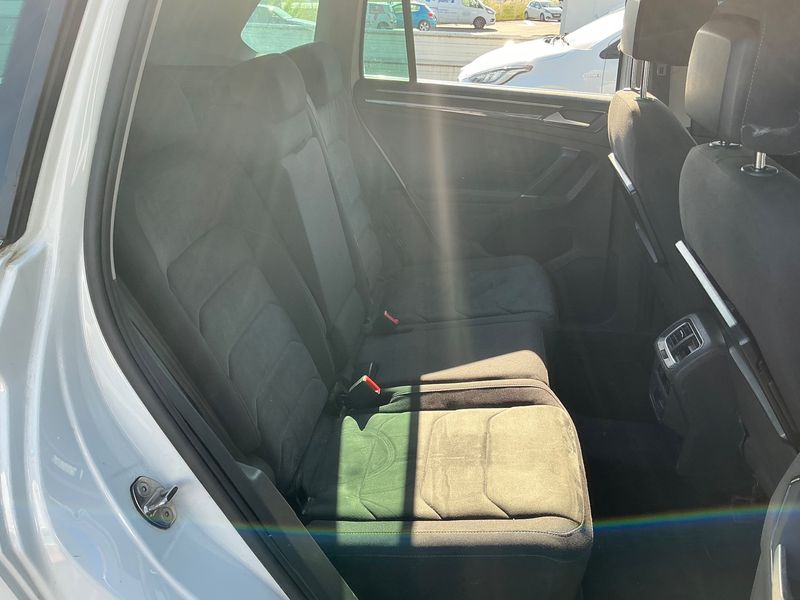 Volkswagen Tiguan 2.0 TDI Carat Edition 4Motion BlueMotion Tech 2016 – снимка 19