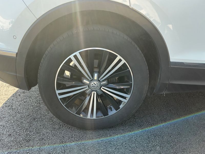 Volkswagen Tiguan 2.0 TDI Carat Edition 4Motion BlueMotion Tech 2016 – снимка 9