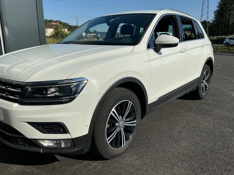 Volkswagen Tiguan 2.0 TDI Carat Edition 4Motion BlueMotion Tech 2016 – снимка 2