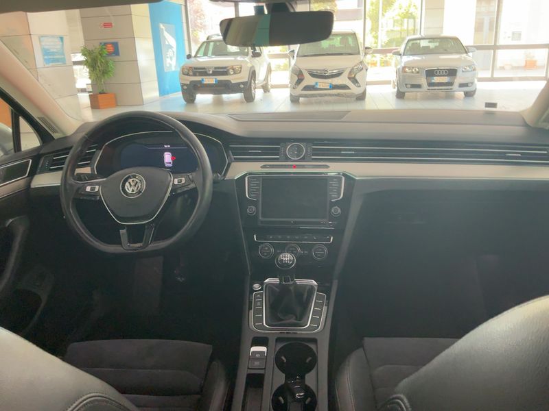 Volkswagen Passat 2.0 TDI Highline BlueMotion Tech 2017 – снимка 18