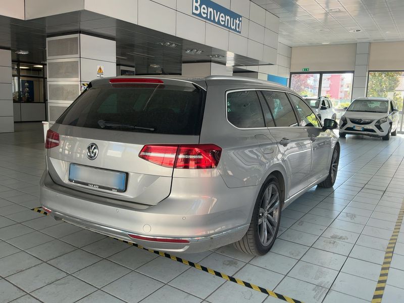 Volkswagen Passat 2.0 TDI Highline BlueMotion Tech 2017 – снимка 8