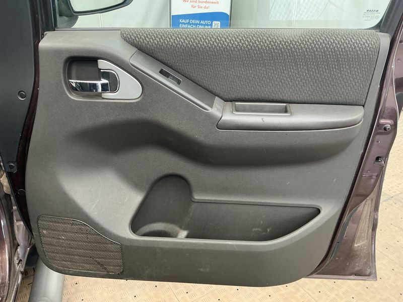 Nissan Navara Pick-up 2.5 dCi Double Cab SE 4x4 2014 – снимка 32