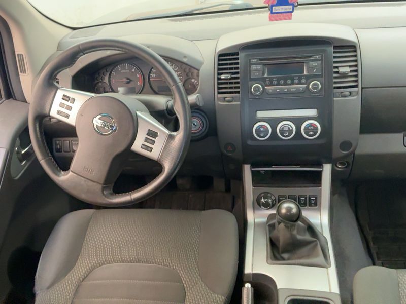 Nissan Navara Pick-up 2.5 dCi Double Cab SE 4x4 2014 – снимка 17