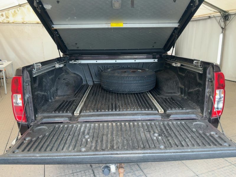 Nissan Navara Pick-up 2.5 dCi Double Cab SE 4x4 2014 – снимка 15