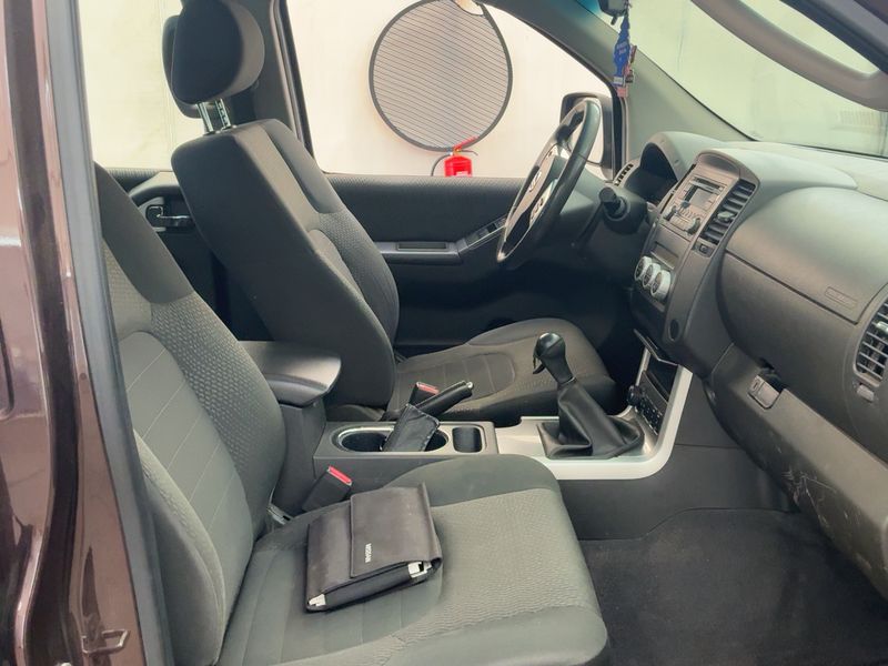 Nissan Navara Pick-up 2.5 dCi Double Cab SE 4x4 2014 – снимка 16