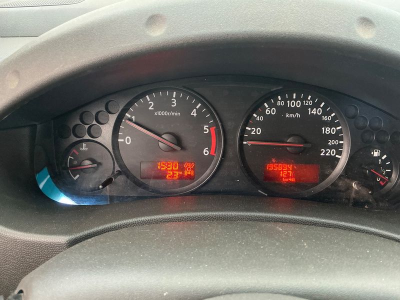 Nissan Navara Pick-up 2.5 dCi Double Cab SE 4x4 2014 – снимка 18