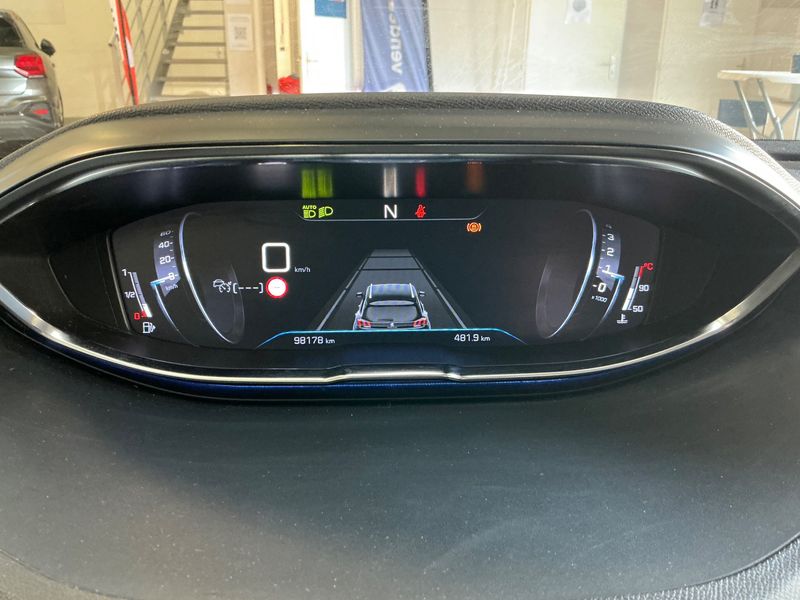 Peugeot 3008 1.2 PureTech Allure 2020 – снимка 18
