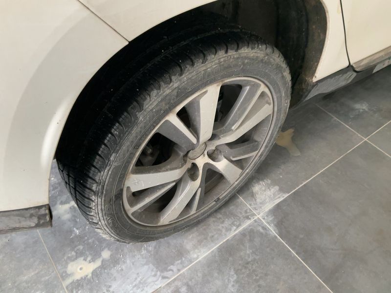Peugeot 2008 1.6 Blue-HDi Allure 2016 – снимка 9