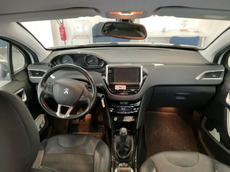 Peugeot 2008 1.6 Blue-HDi Allure 2016 – снимка 17