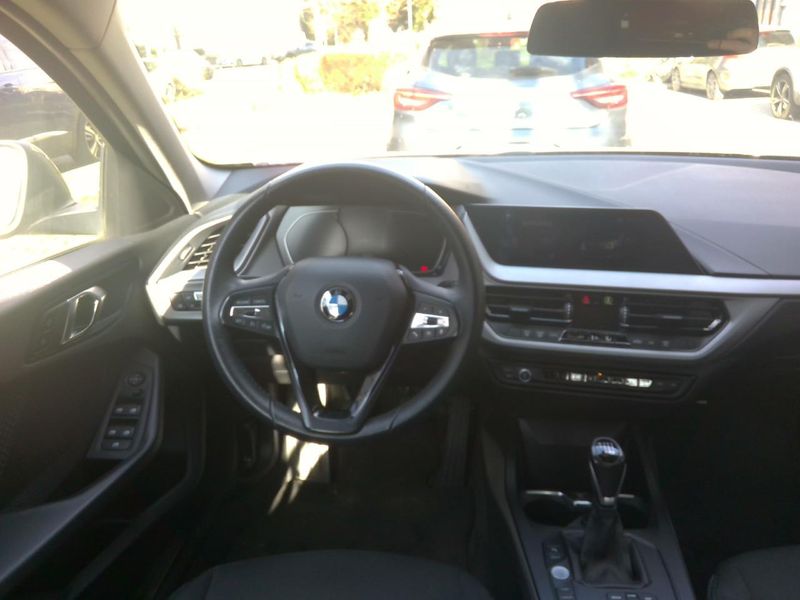 BMW 1er 116d Advantage 2019 – снимка 6