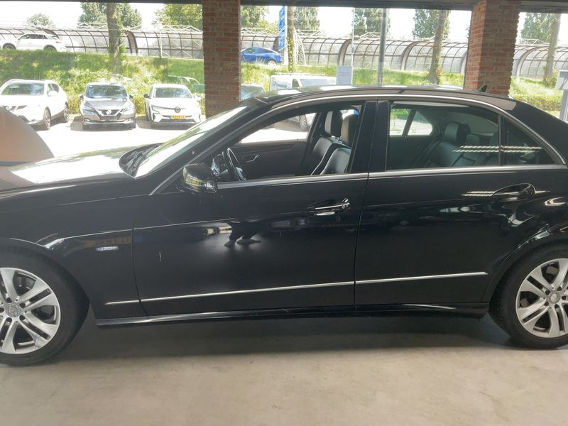 Mercedes-Benz E-Klasse E 200 CGI BlueEfficiency Avantgarde 2012 – снимка 4