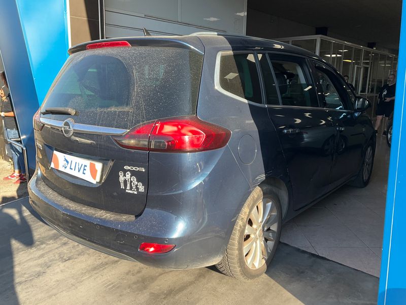 Opel Zafira Tourer 2.0 CDTI Excellence 2012 – снимка 2