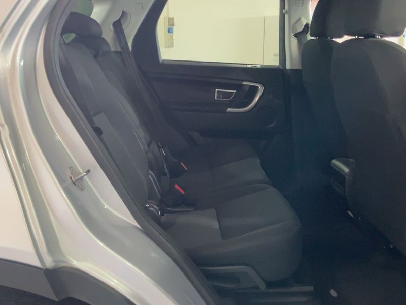 Land Rover Discovery Sport 2.0 Td4 SE AWD 2019 – снимка 19