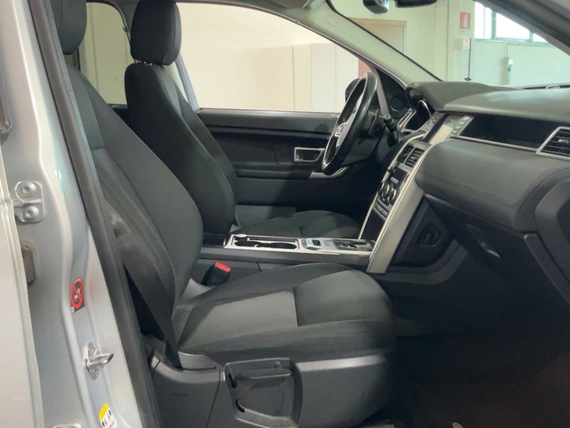 Land Rover Discovery Sport 2.0 Td4 SE AWD 2019 – снимка 16