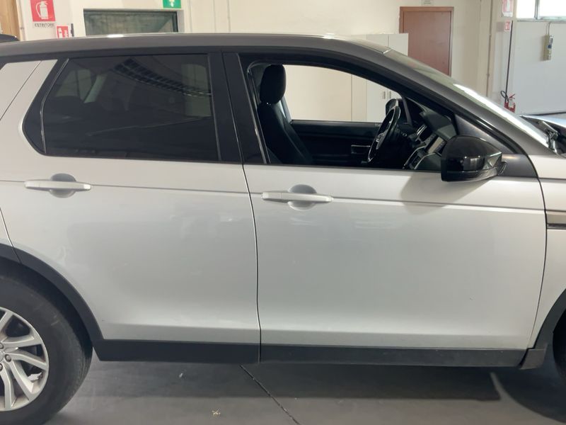 Land Rover Discovery Sport 2.0 Td4 SE AWD 2019 – снимка 10