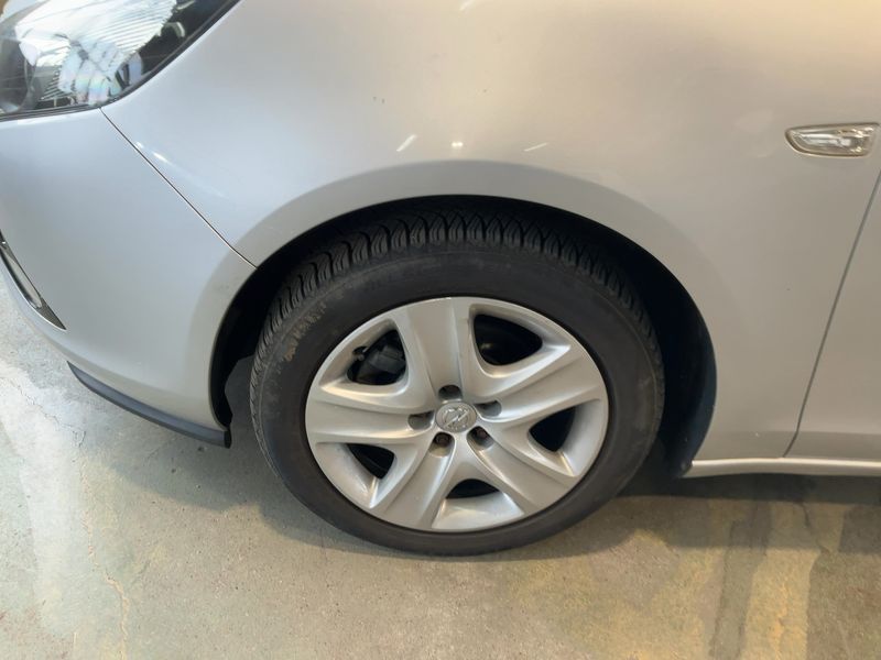 Opel Zafira Tourer 1.4 Turbo Edition 2013 – снимка 3