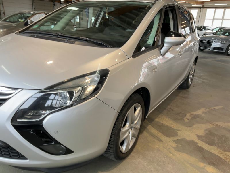 Opel Zafira Tourer 1.4 Turbo Edition 2013 – снимка 2