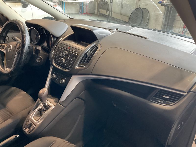 Opel Zafira Tourer 1.4 Turbo Edition 2013 – снимка 28
