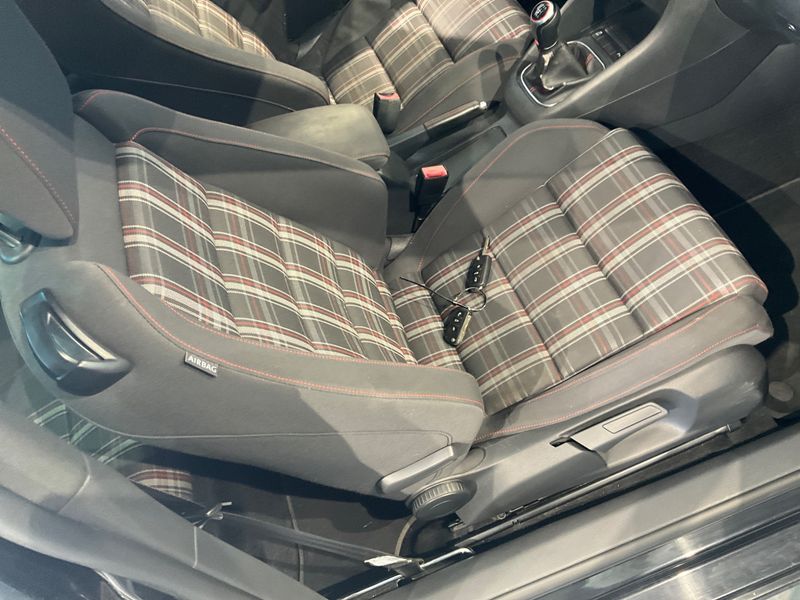 Volkswagen Golf VI 2.0 TSI GTI 2012 – снимка 22
