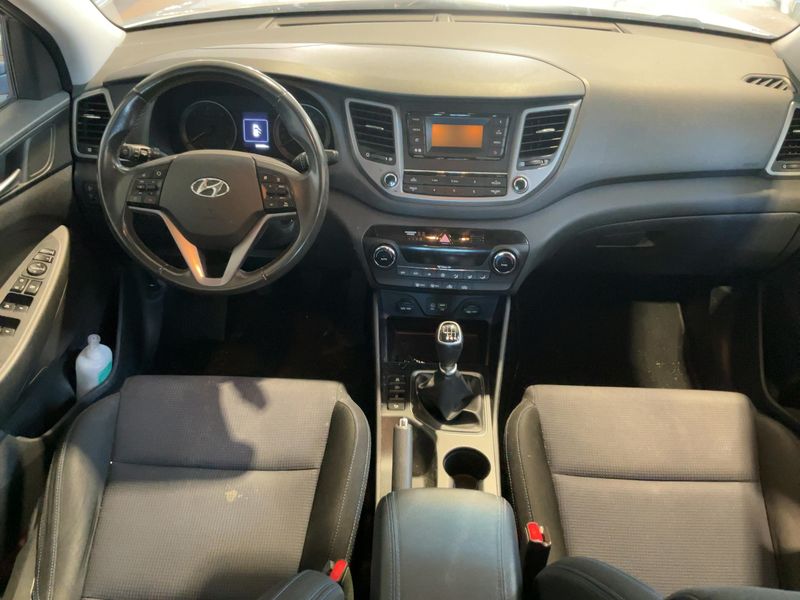Hyundai Tucson 1.7 CRDi Comfort ISG 2WD 2016 – снимка 17