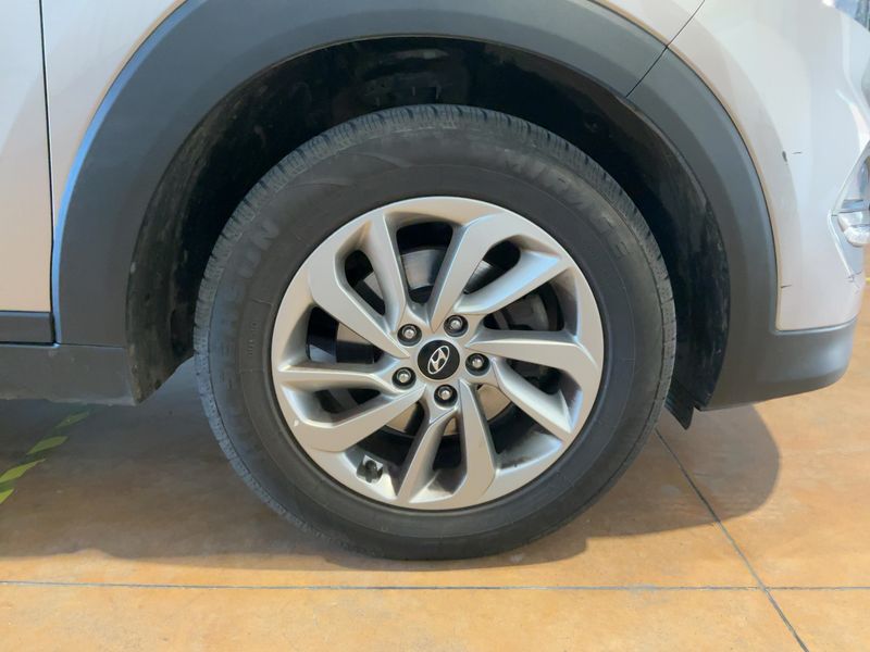Hyundai Tucson 1.7 CRDi Comfort ISG 2WD 2016 – снимка 11