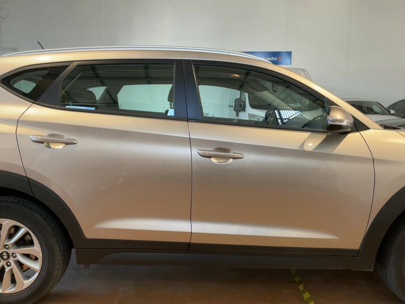 Hyundai Tucson 1.7 CRDi Comfort ISG 2WD 2016 – снимка 10