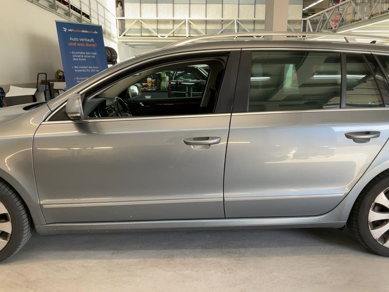 Skoda Superb 2.0 TDI Elegance 2011 – снимка 4