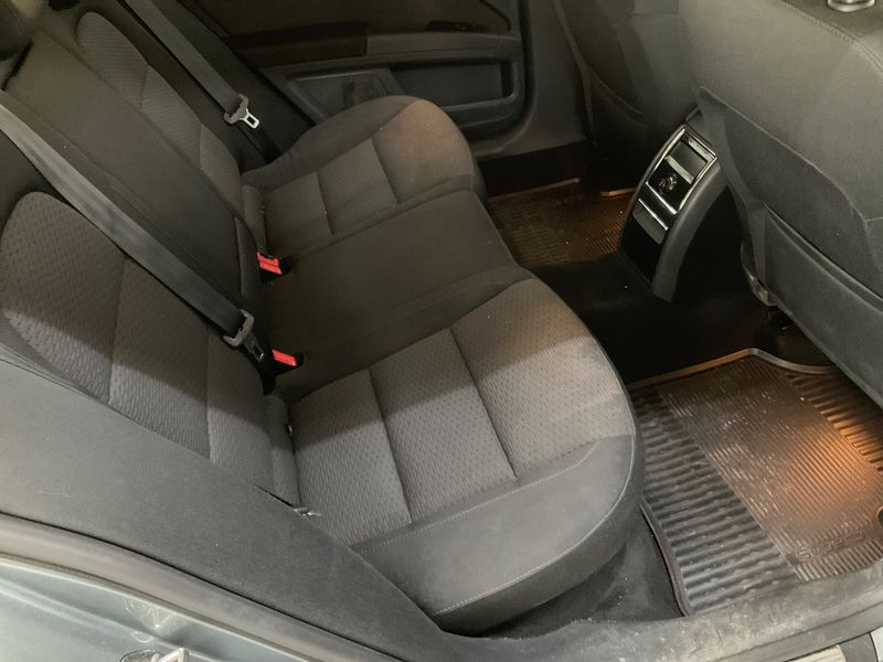 Skoda Superb 2.0 TDI Elegance 2011 – снимка 26