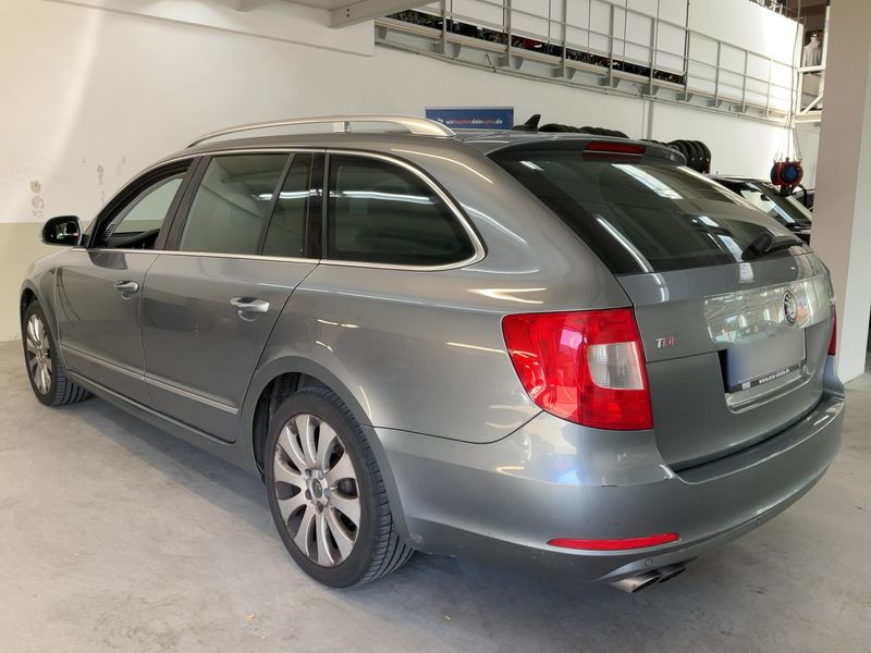 Skoda Superb 2.0 TDI Elegance 2011 – снимка 6