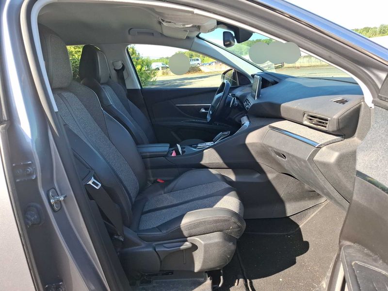 Peugeot 5008 1.5 Blue-HDi Allure 2020 – снимка 10