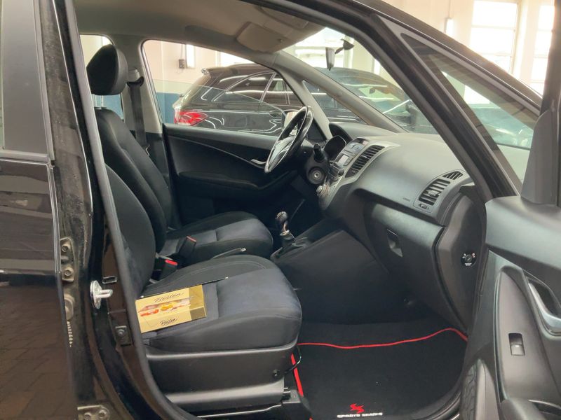 Hyundai ix20 1.4 CRDi Comfort 2016 – снимка 17