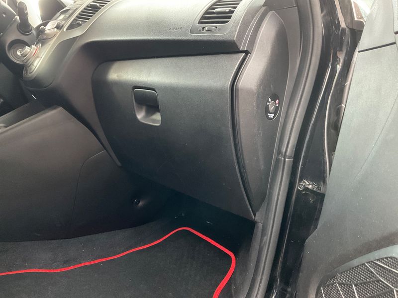 Hyundai ix20 1.4 CRDi Comfort 2016 – снимка 31