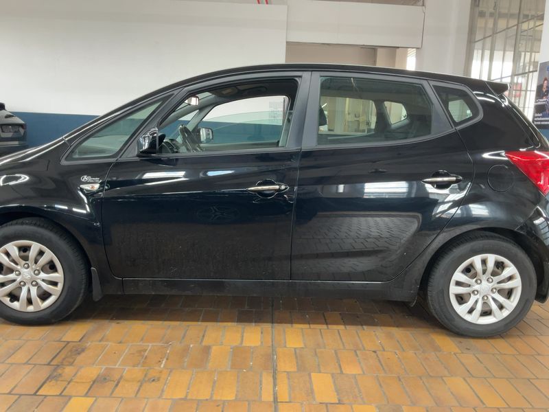 Hyundai ix20 1.4 CRDi Comfort 2016 – снимка 4