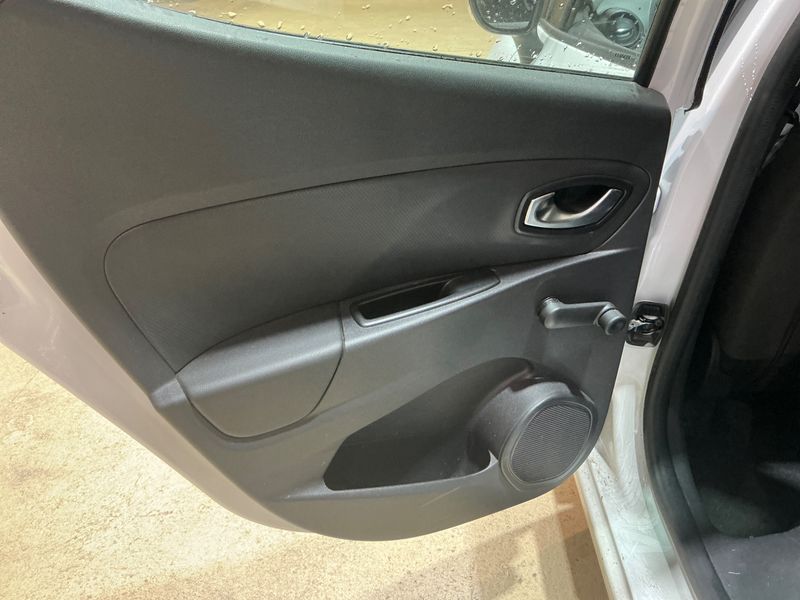 Renault Clio 1.5 dCi Energy Air 2018 – снимка 35