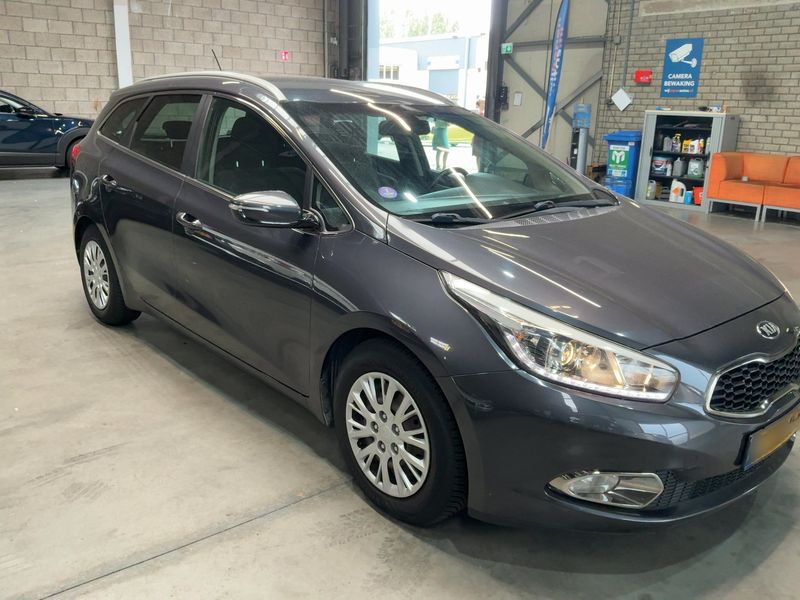 Kia cee'd 1.6 GDI Edition 7 2015 – снимка 12