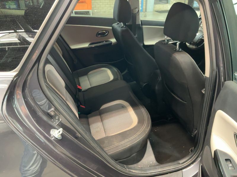 Kia cee'd 1.6 GDI Edition 7 2015 – снимка 19