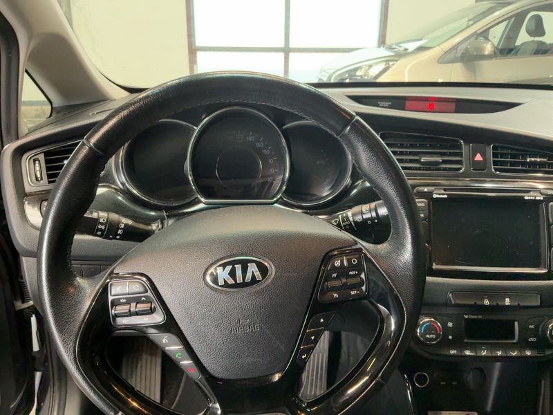 Kia cee'd 1.6 GDI Edition 7 2015 – снимка 18